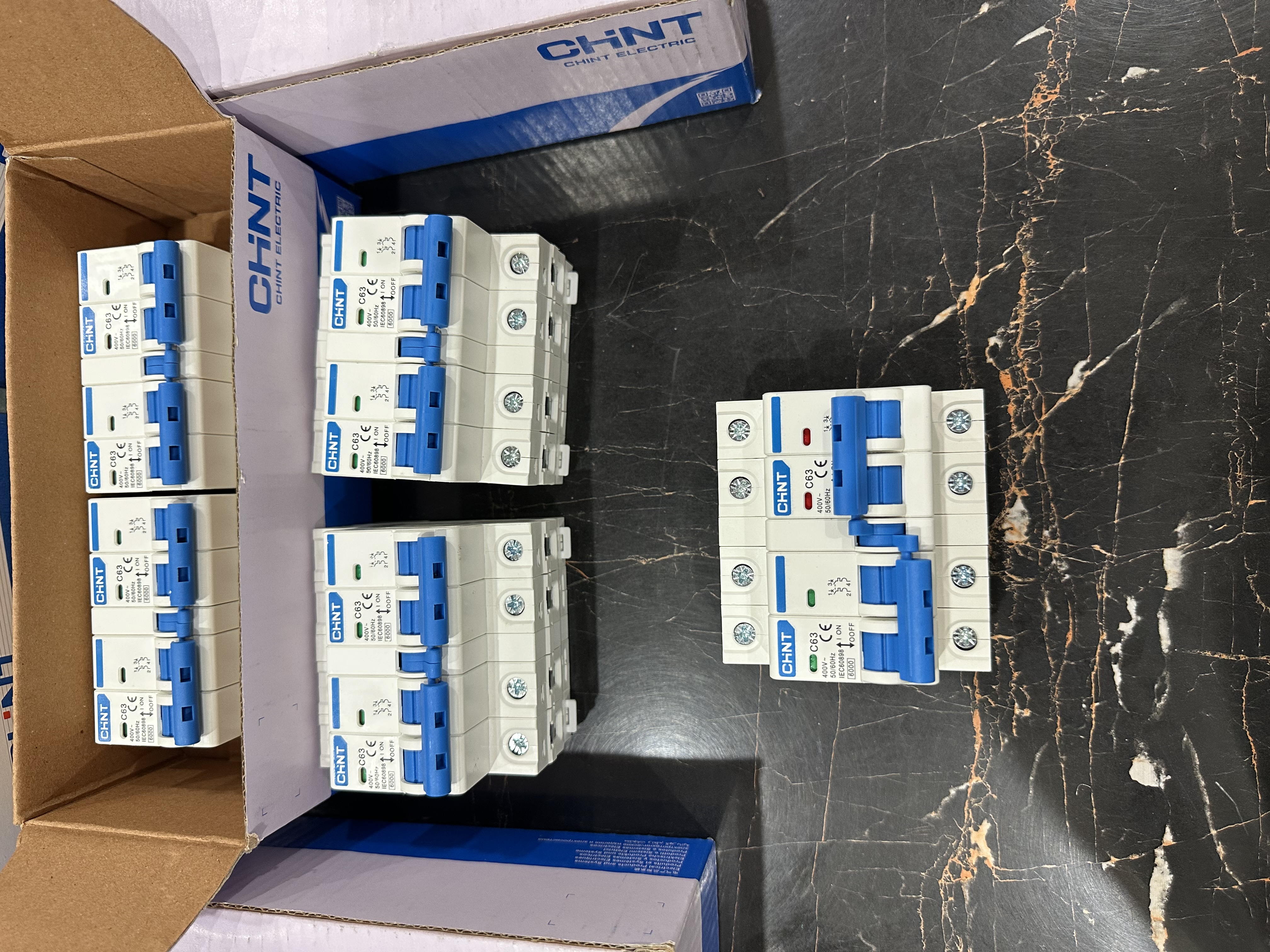 CHINT MTS Changeover Switch C63 2+2 Pole – Manual Transfer Switch for Solar/Inverter & Grid | 63A 3