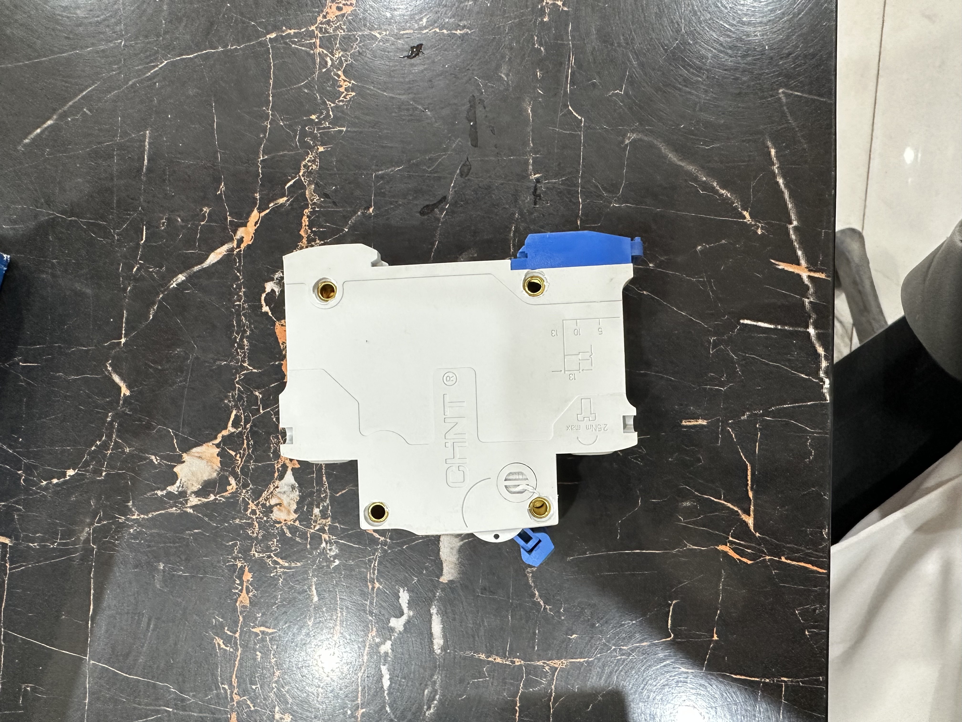 CHINT NB1-63DC C32A 2 Pole DC MCB – 32A, 1000V DC Circuit Breaker | 6kA 3